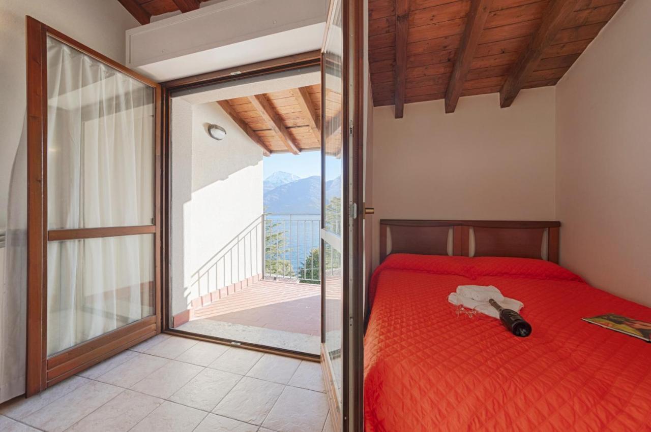 2-Bedroom Lakeview Apartment At The Lake Acquaseria Exteriér fotografie