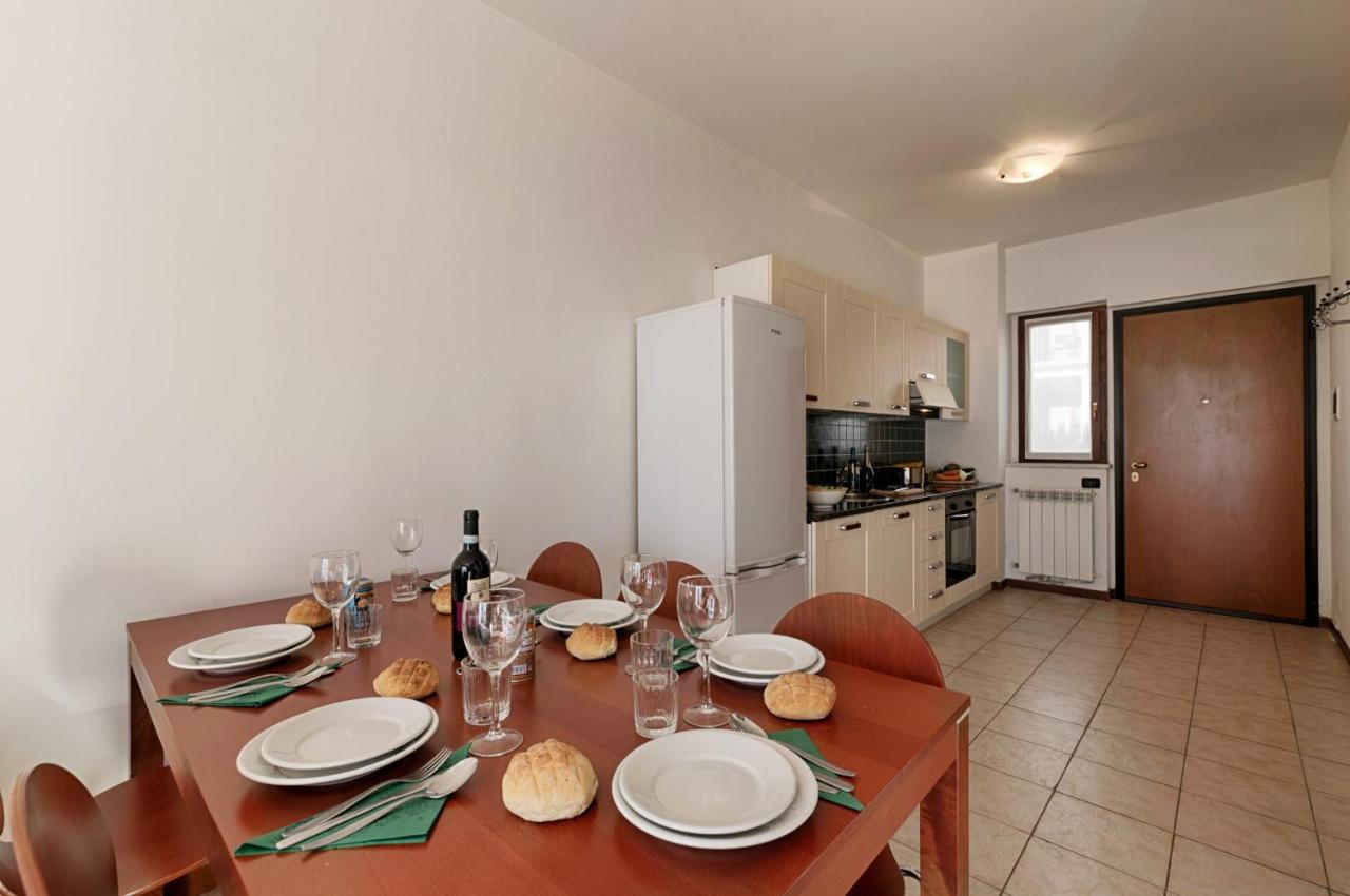 2-Bedroom Lakeview Apartment At The Lake Acquaseria Exteriér fotografie