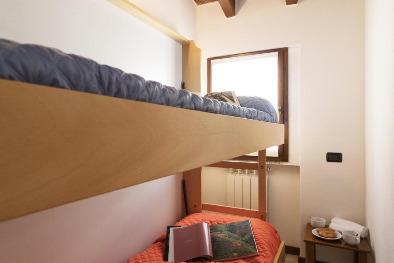 2-Bedroom Lakeview Apartment At The Lake Acquaseria Exteriér fotografie